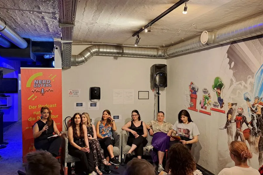 Podiumsdiskussion beim ersten Nerd Sisters Live-Event im Retro Gaming Museum
